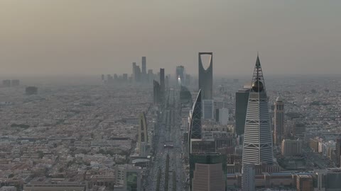أفق مدينة الرياض السعودية لقطة جوية بطائرة درون