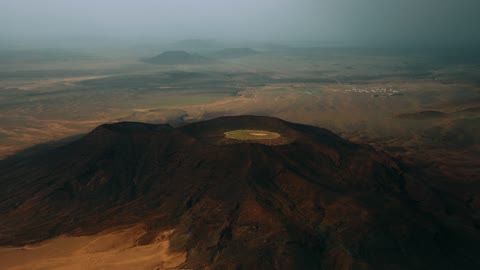 فوهة بركانية حائل السعودية تصوير جوي درون