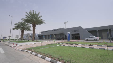 مبنى مطار القيصومة من الخارج صالة المغادرون
