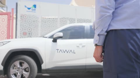 فيديو مهندس سعودي في موقع عمل شركة توال