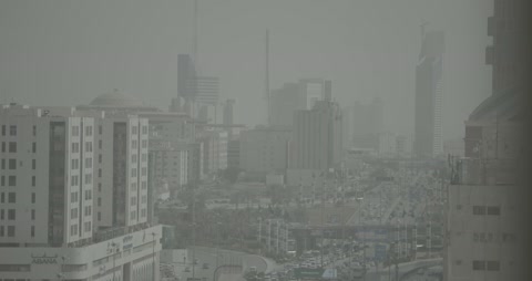 فيديو عاصفة ترابية تغطي أفق مدينة الرياض السعودية