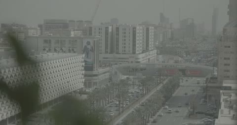 فيديو الرياض حركة المرور في شارع رئيسي بالسعودية