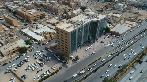 لقطة جوية لمبنى محكمة التنفيذ في الرياض بالدرون