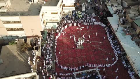 لقطة جوية لطائرة درون لاحتفال شعبي تقليدي في السعودية