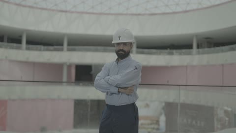 Saudi Engineer at Westfield Mall Jeddah Stock Video