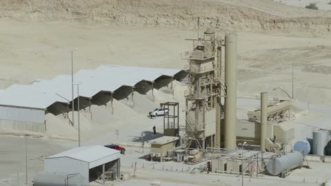 لقطات جوية لمركز رماح للمراقبة والمنشأة الصناعية