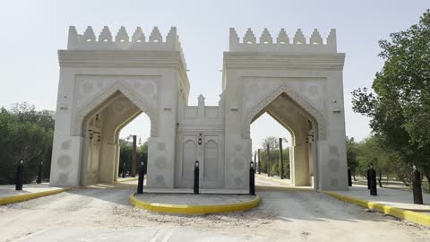 بوابة منتزه الأحساء الوطني بالطراز المعماري التقليدي السعودية
